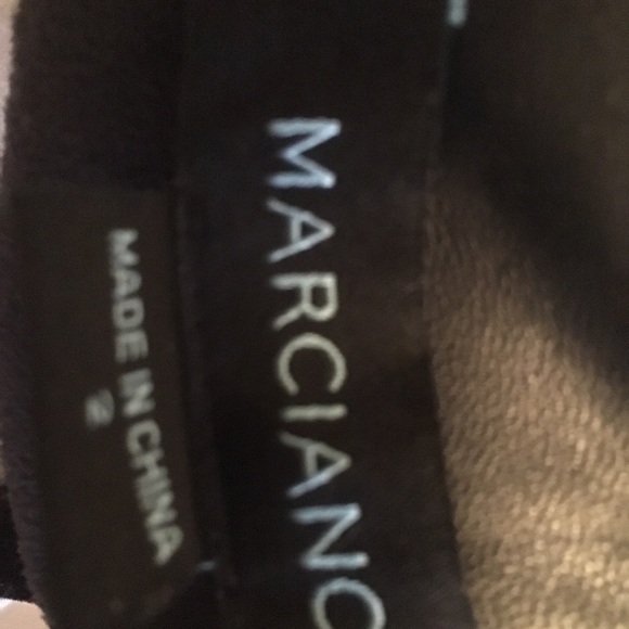 ❄️⛄️Marciano dress❄️⛄️ - Picture 4 of 6